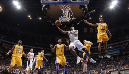 体育经济崛起，全球赛事商业价值创新高，产业链持续扩张