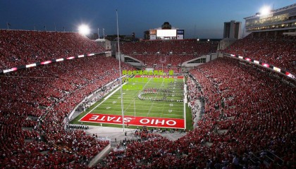 转会市场风云再起，豪门争抢新星，天价合约刷新纪录