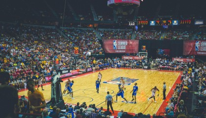 五棵松新援上演单骑救主 连砍12分霸气外露 惊天隔扣未果点燃全场