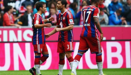 VAR介入引发裁判争议，关键判罚改写比赛结局