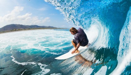 阿隆索怒斥裁判纵容拖延战术，争议判罚成比赛转折点